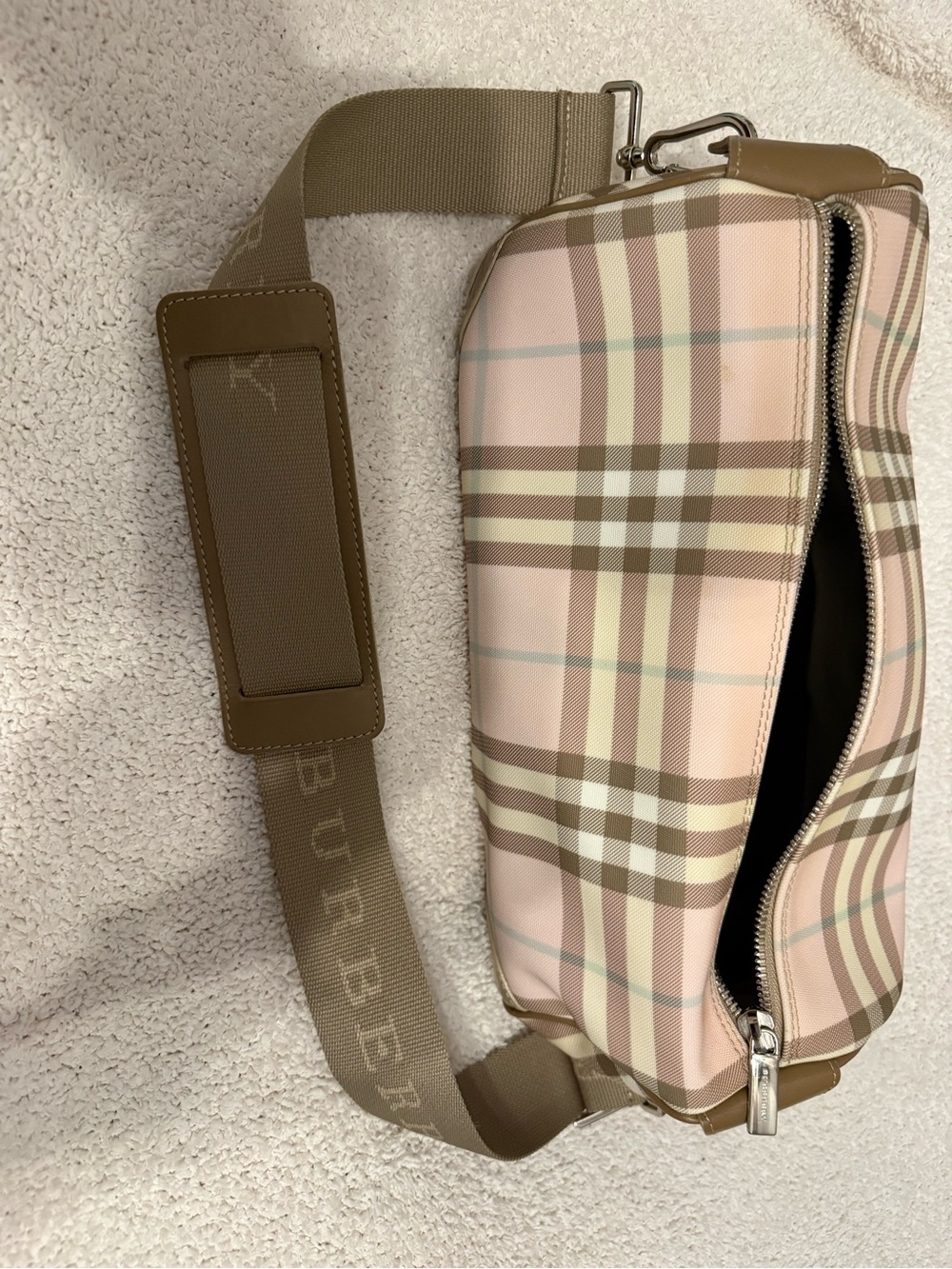 Authentic Burberry barrel Pink and tan check bag fabulous condition